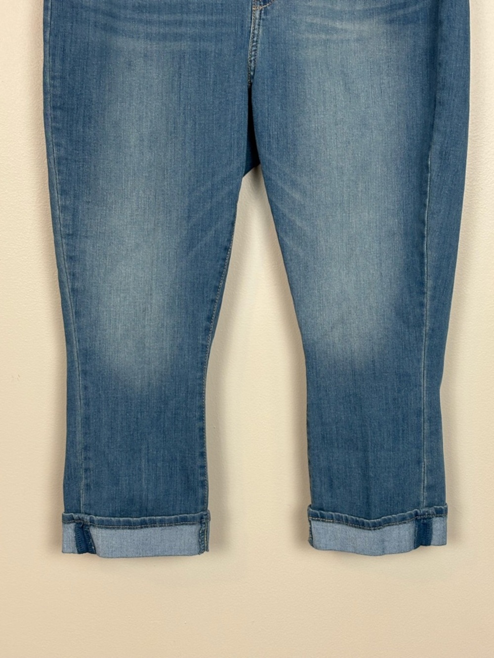 Levi Straus Capri Womens 16 Light Blue Gold Signature Mid Rise Capri Stretch - Picture 3 of 10